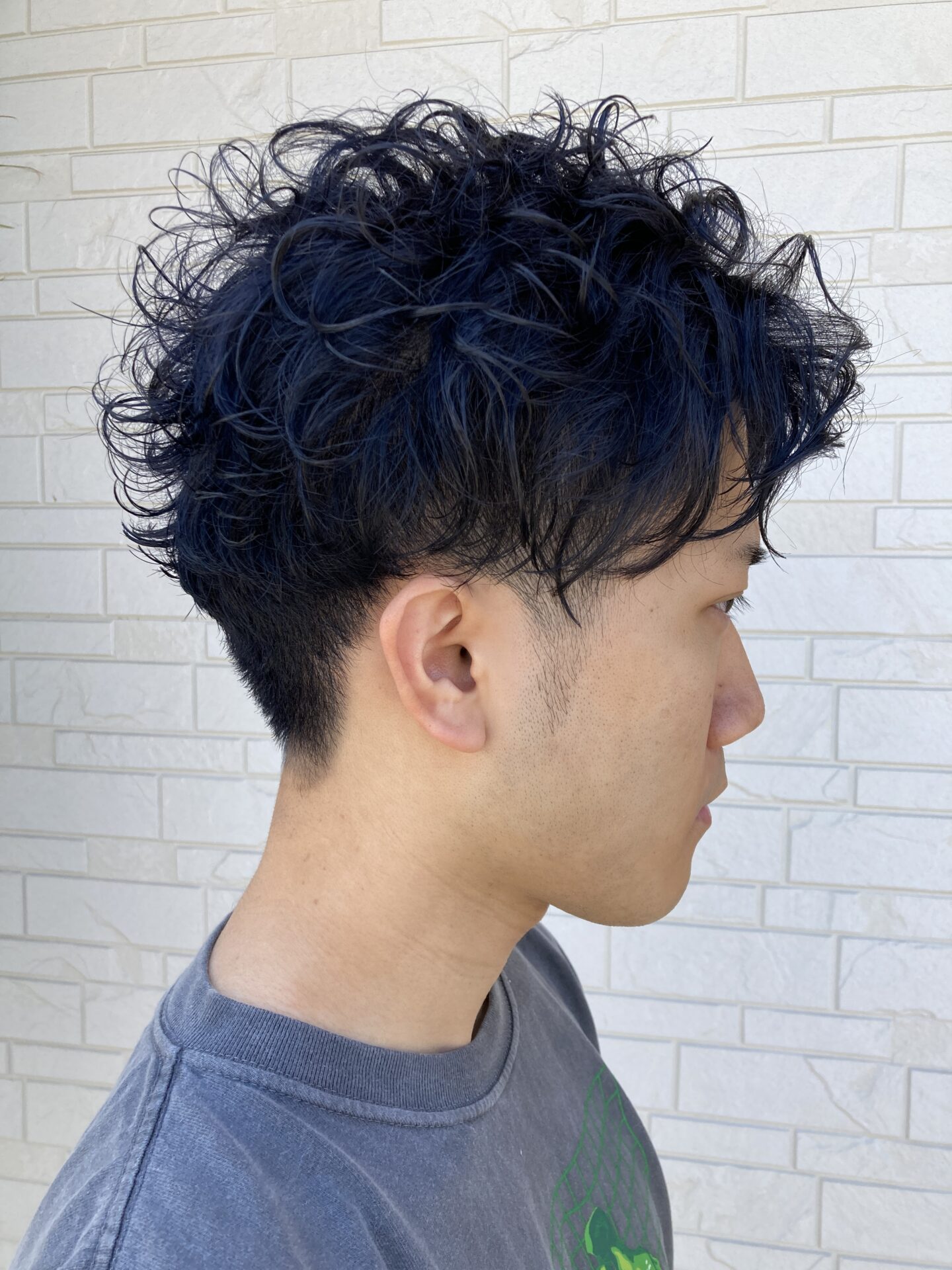 スパイラルパーマ,ブルーブラック,メンズヘアスタイル