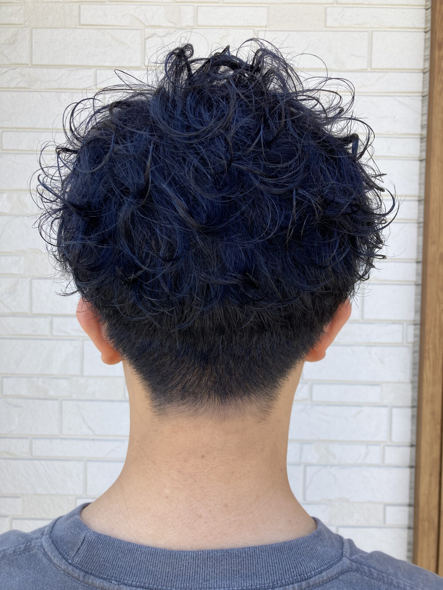 スパイラルパーマ,ブルーブラック,メンズヘアスタイル